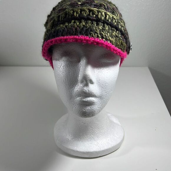 Hand Crocheted Small Billed Beanie Cap. Camo & Pink. OSFM - Picture 1 of 6
